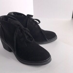 UNIVERSAL THREAD BLACK BOOTS sz 9